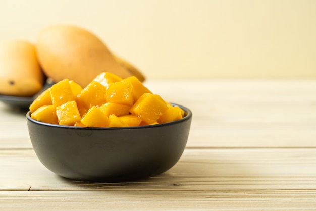 mango freschi e dorati