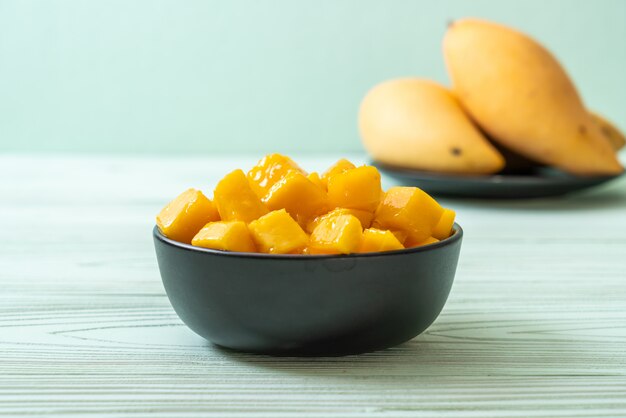 mango freschi e dorati