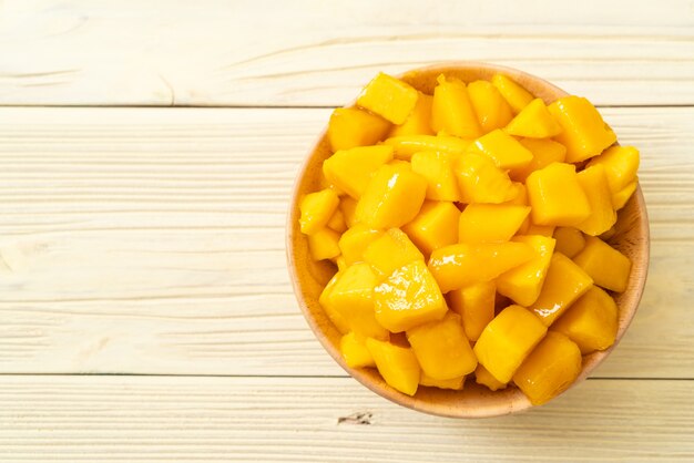 mango freschi e dorati