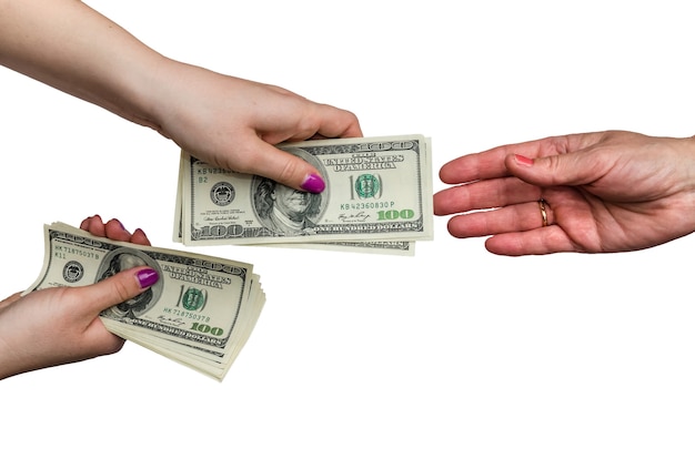 Mani femminili con dollari isolati su sfondo bianco