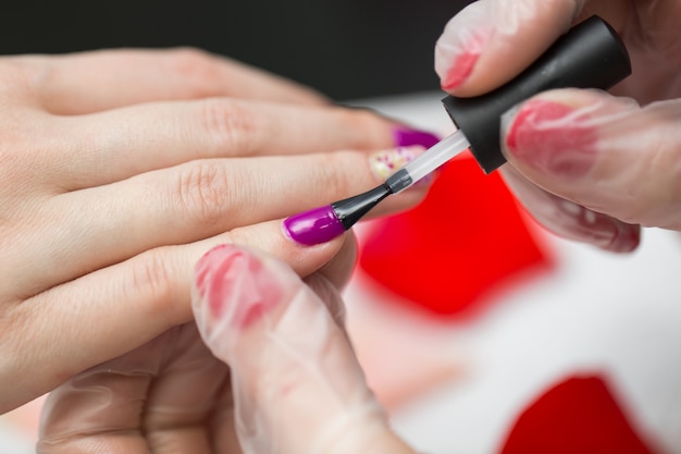 Manicure per unghie colore rosa