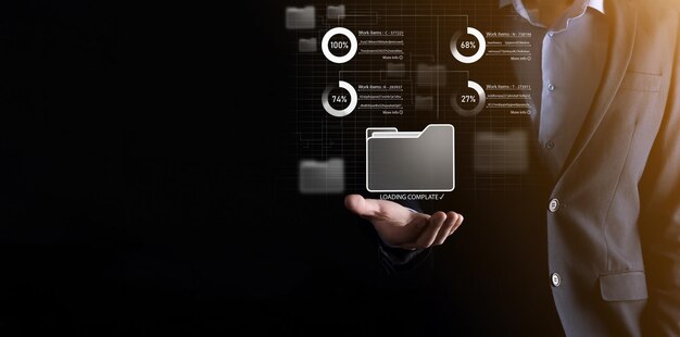Mano dello sviluppatore di affari che utilizza la struttura della scheda sul computer moderno virtuale che mostra l'innovazione Lo sviluppo agile del software lo strumento di gestione del progetto snello cambia rapidamente il concetto. Sistema di gestione dei documenti DMS.
