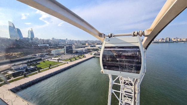 Mar Caspio, città di Baku, vista dall'occhio di Baku, ruota panoramica