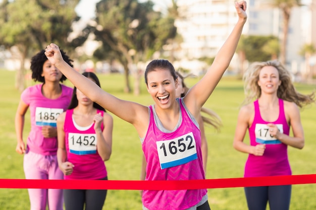 Maratona del cancro al seno vincente e incoraggiante