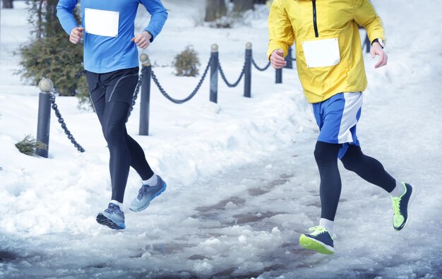 Maratona su strada invernale