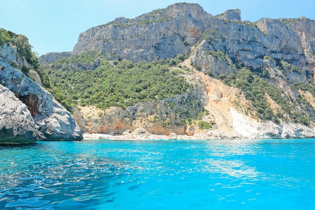 Mare azzurro nel Golfo di Orosei Sardegna