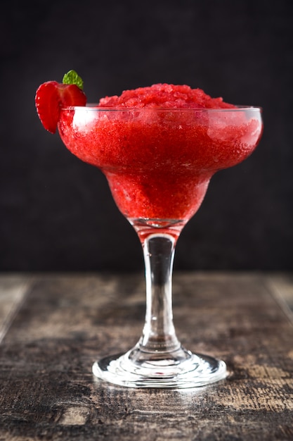 Margarita alla fragola cocktail in vetro