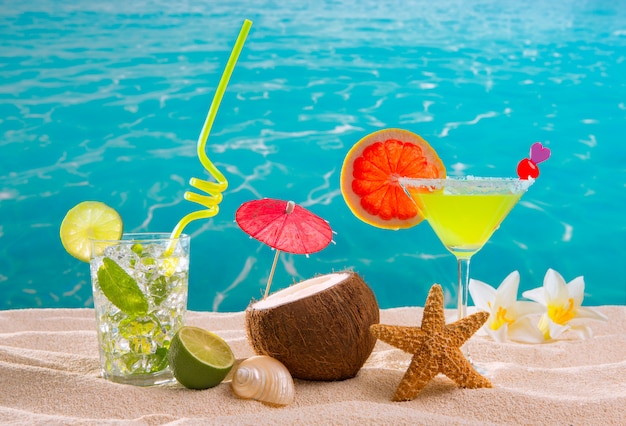 Margarita mojito dei cocktail tropicali caraibici della spiaggia