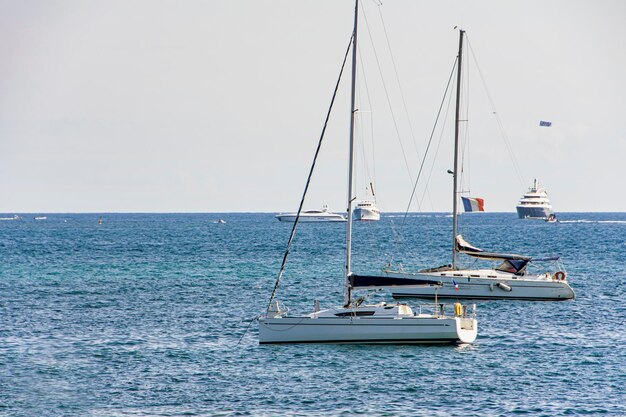 Marina di Sea Bay con yacht e barche a Cannes