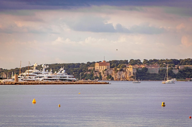 Marina di Sea Bay con yacht e barche a Cannes