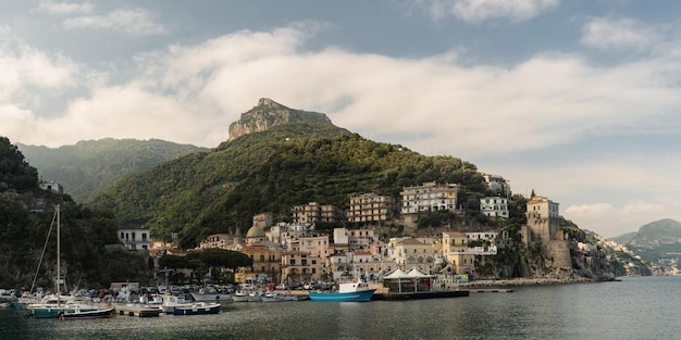 Marina sul Mar Tirreno Accogliente cittadina della Costiera Amalfitana Cetara