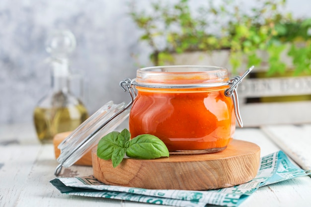 Marinara italiana tradizionale fatta in casa o salsa di pomodoro?