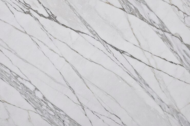 Marmo lucidato con vene intricate e finitura lucida