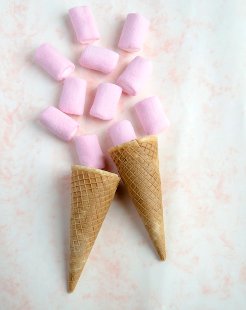 Marshmallow dolci con coni gelato