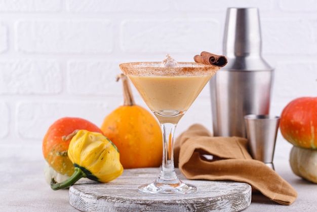 Martini cremoso alla zucca cocktail o liquore