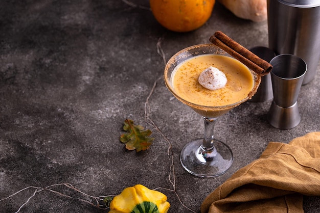 Martini cremoso alla zucca cocktail o liquore