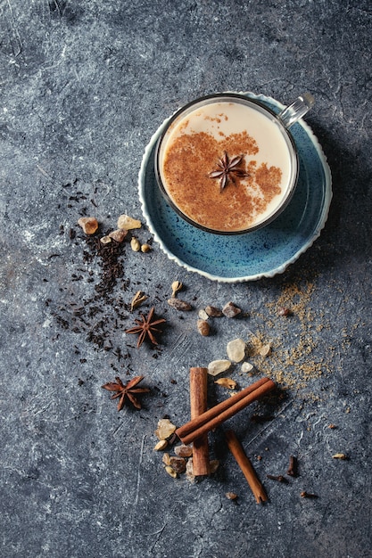 Masala chai con ingredienti