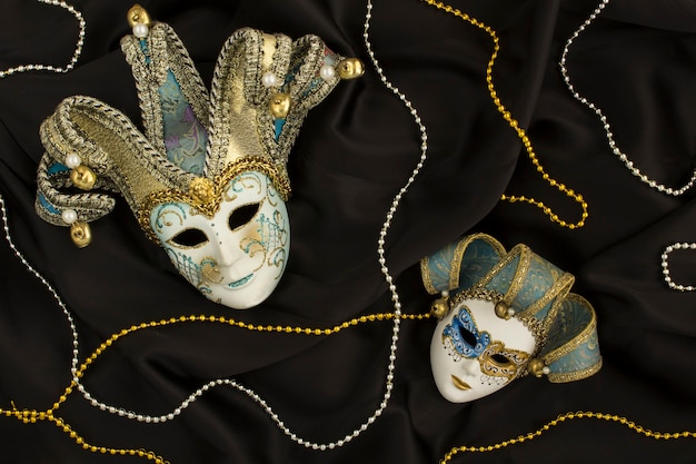 Maschera di carnevale veneziano in seta nera