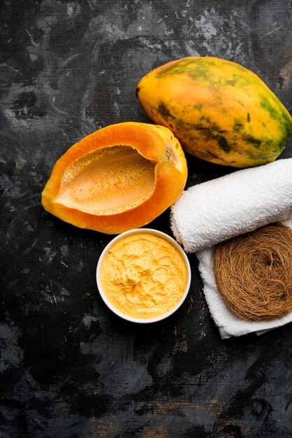 Maschera viso alla papaya per il trattamento dell'acne, messa a fuoco selettiva