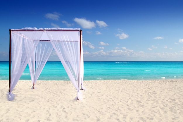 Massaggio di nozze spiaggia gazebo caraibico
