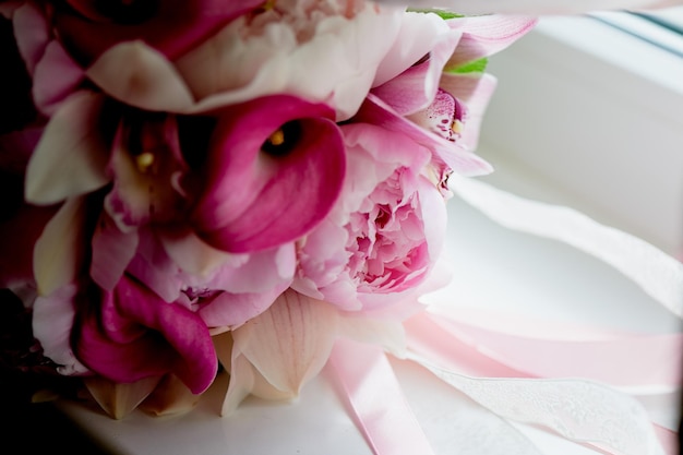 Matrimonio Bouquet da sposa forme classiche nei toni del rosa Floristica di nozze