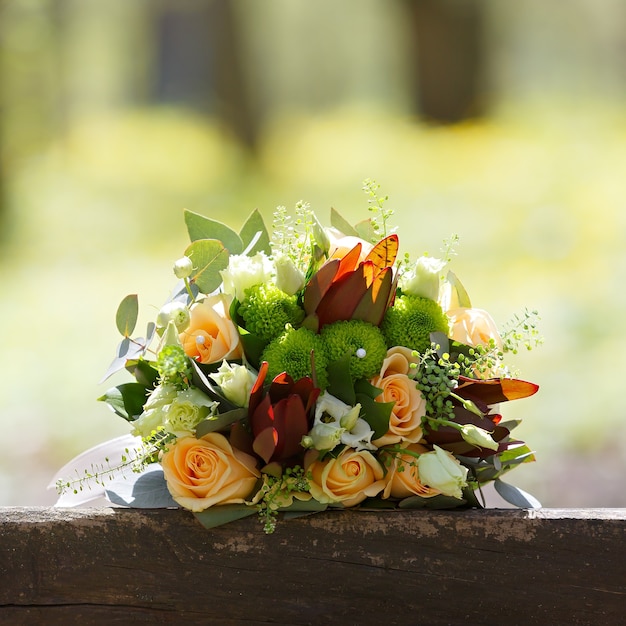 Matrimonio, bouquet di fiori della sposa