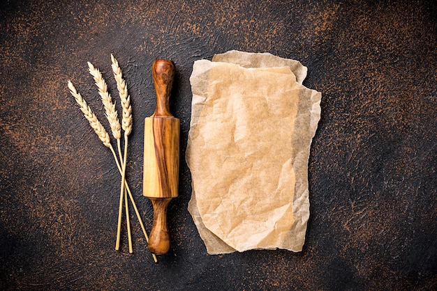 Matterello e spighe di grano