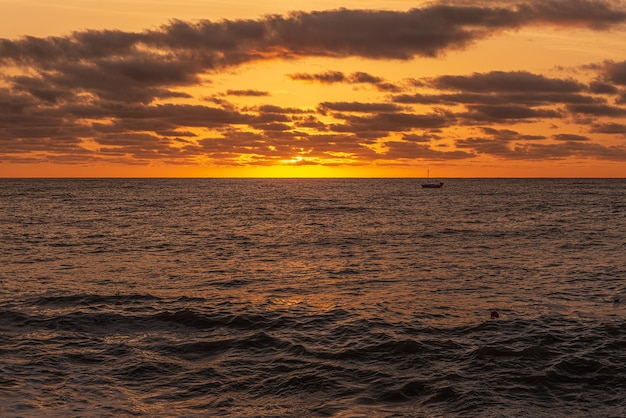 Mattina alba alba sul Mar Nero