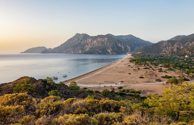 Mattinata in spiaggia nel paese di Cirali