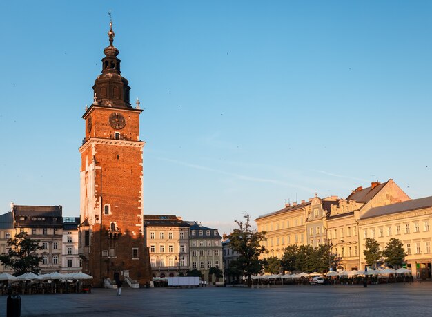 Mattinata nella piazza principale del mercato di Cracovia. Polonia, Europa