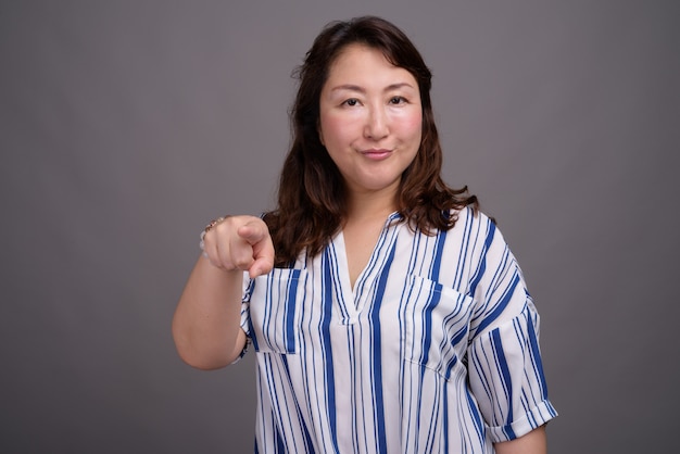 matura bella donna d'affari asiatiche