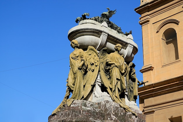 Mausoleo ornato del generale manuel belgrano nel convento di santo domingo buenos aires argentina