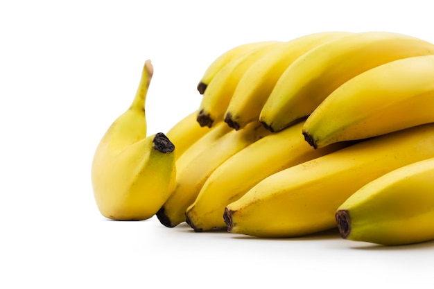 mazzo di banane su sfondo bianco