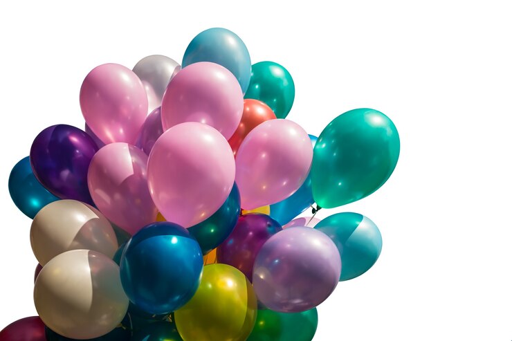 Foto mazzo di palloncini colorati isolato su sfondo bianco