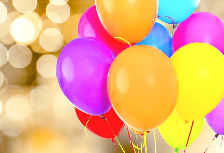 Foto mazzo di palloncini colorati su sfondo