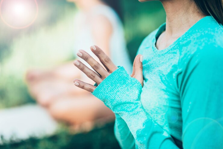 Foto meditare nella natura