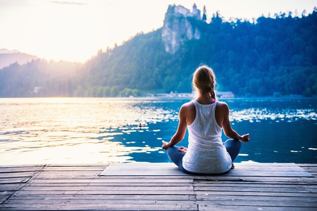 Meditazione sul lago