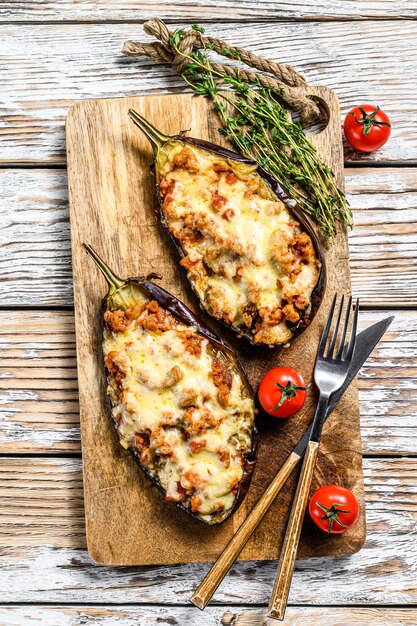 Melanzane al forno con pomodori e formaggio