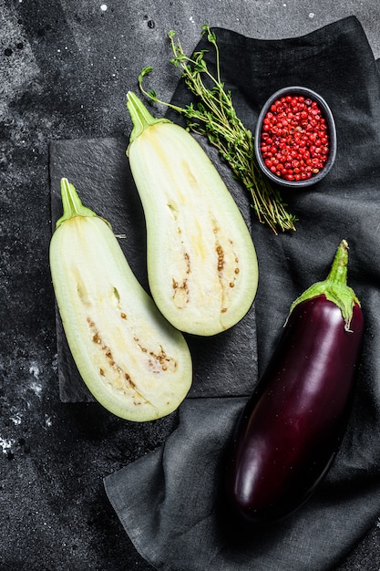 Melanzane tagliate fresche