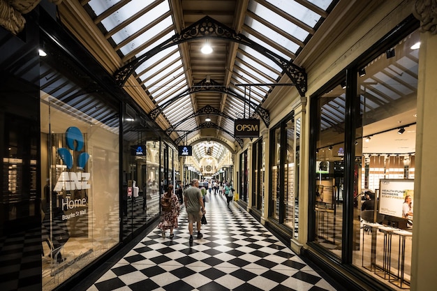 MELBOURNE AUSTRALIA 5 MARZO 2022 L'iconica zona commerciale Royal arcade su Bourke St a Melbourne CBD Victoria Australia