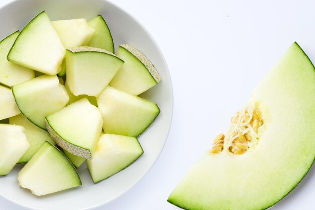 Melone del cantalupo isolato su bianco