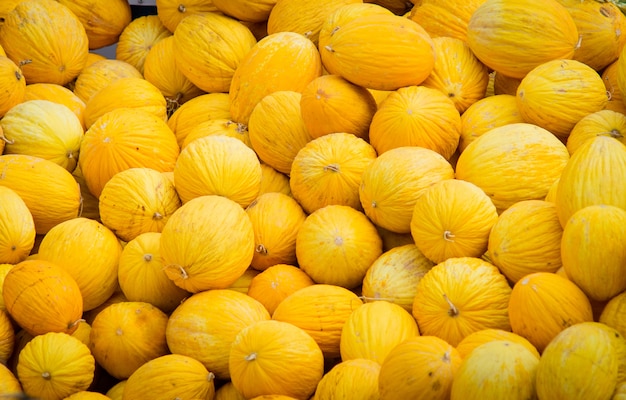 Melone giallo in vendita al mercato aperto dell&#39;aria