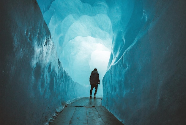 Meraviglioso paesaggio naturale Hotel di ghiaccio invernale Paesaggio di grotta di ghiaccio