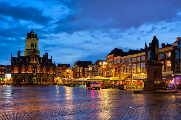 Mercato della piazza del mercato di Delft la sera delft Paesi Bassi