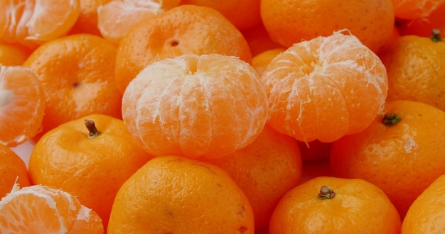 Merce nel carrello fresca della frutta o dei mandarini dei mandarini