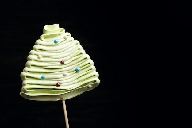 Meringa a forma di albero di Natale