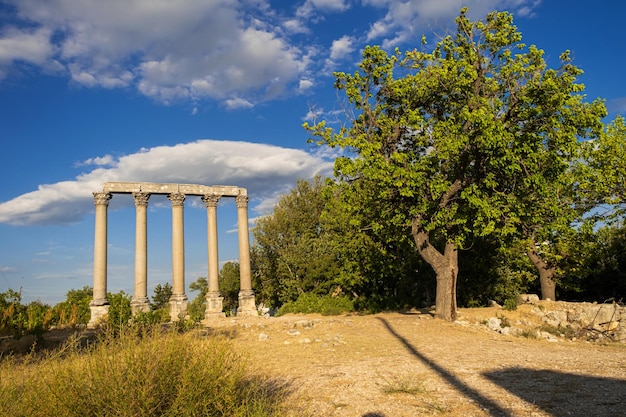 Mersin Turchia 10 agosto 2021 Uzundzhaburch antiche rovine della città nella provincia di Mersin