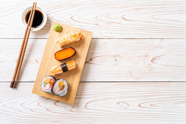 mescolare il set di sushi