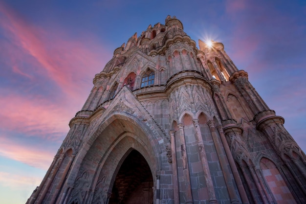 Messico Cattedrale di San Miguel Arcangelo nel centro storico di San Miguel De Allende