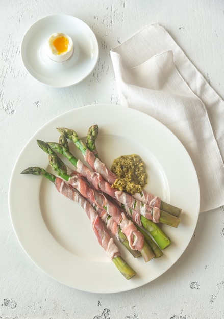 Mestoli di asparagi avvolti in pancetta